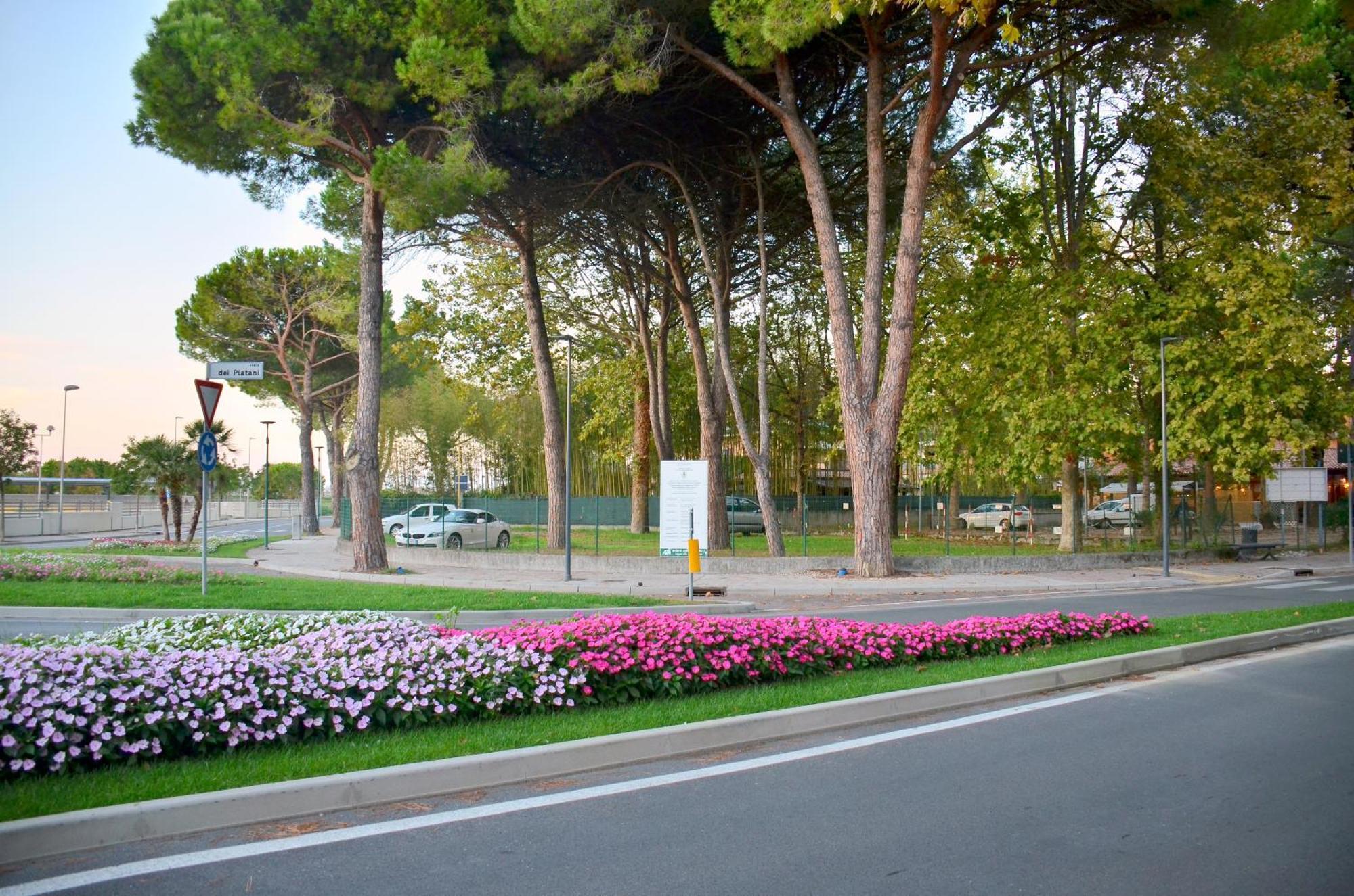 Hotel Etna Lignano Sabbiadoro Eksteriør billede