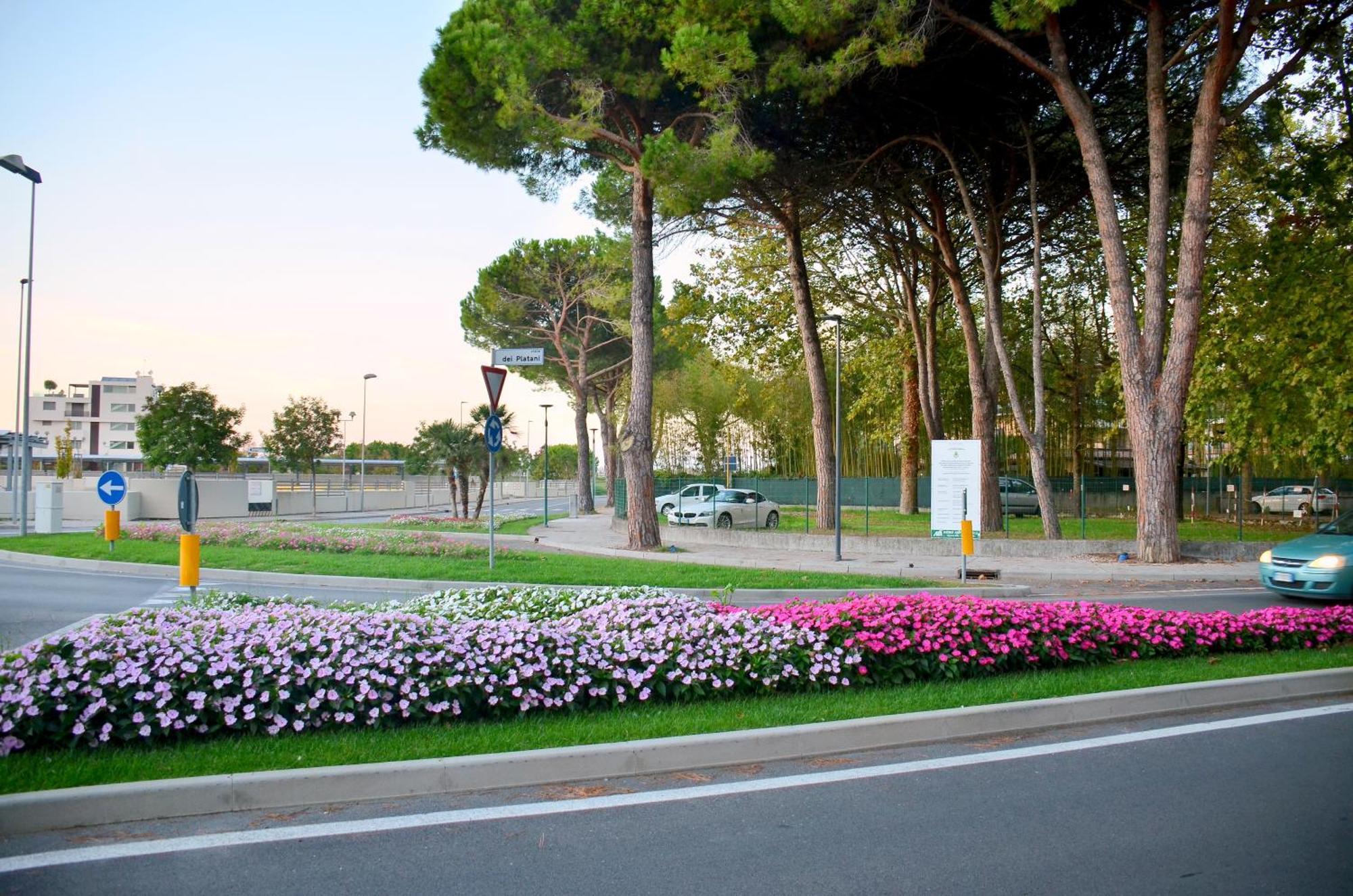 Hotel Etna Lignano Sabbiadoro Eksteriør billede