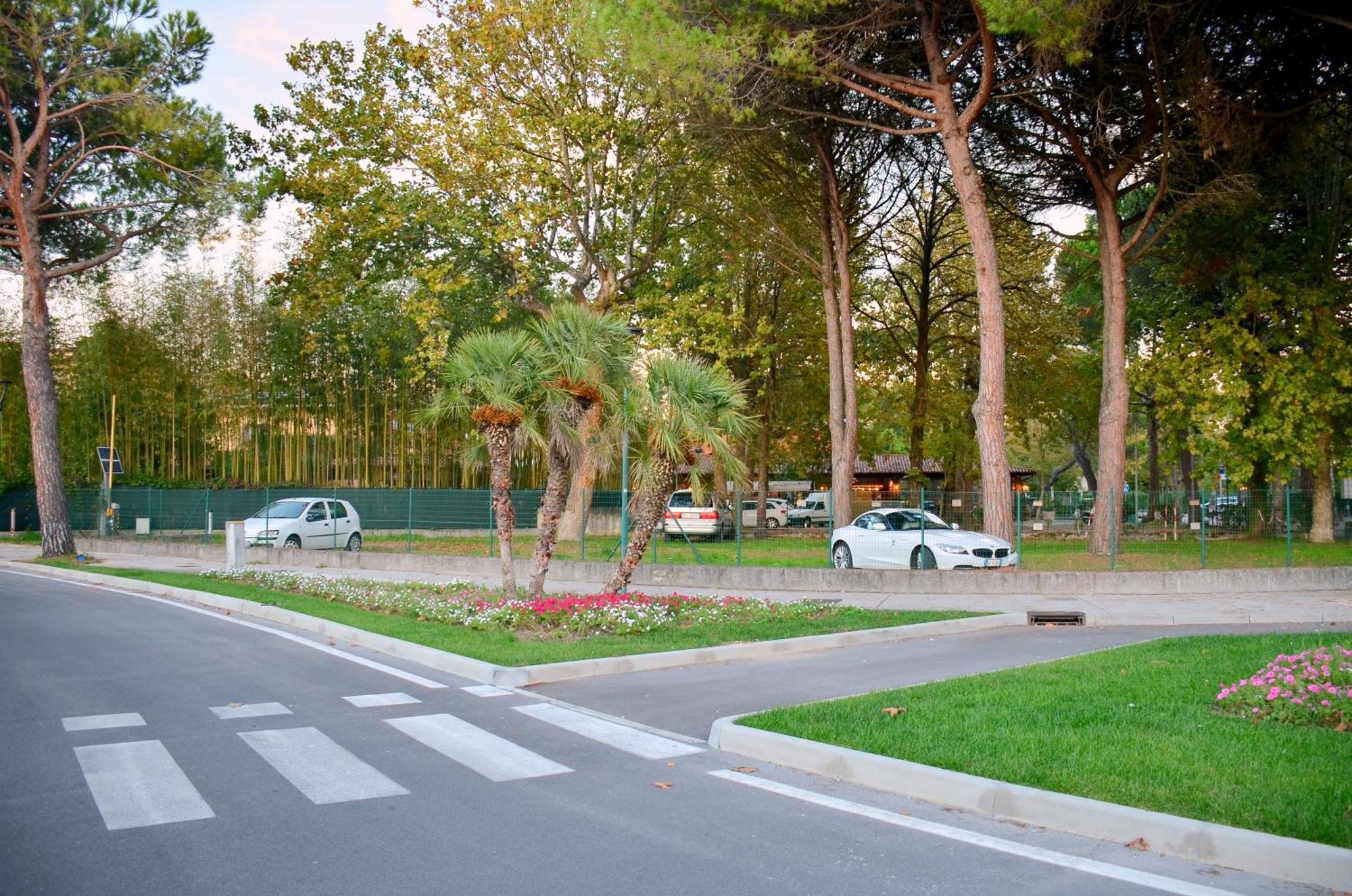 Hotel Etna Lignano Sabbiadoro Eksteriør billede