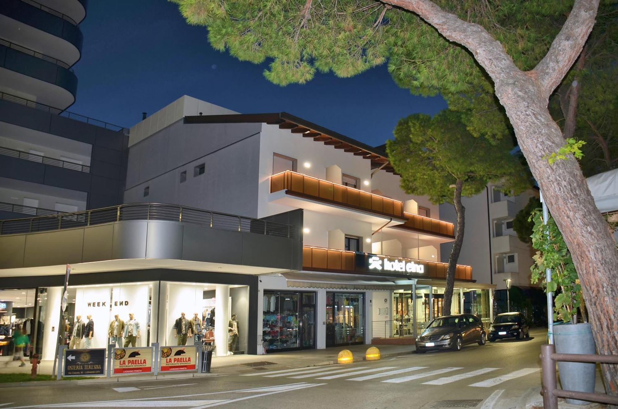 Hotel Etna Lignano Sabbiadoro Eksteriør billede